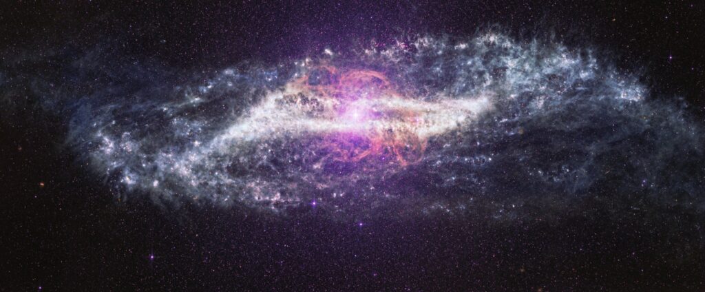 Centaurus A. Fot.: NASA, ESA, CSA, STScI; Image Processing: Alyssa Pagan (STScI), Joseph DePasquale (STScI), Macarena Garcia Marin (ESA Office at STScI)