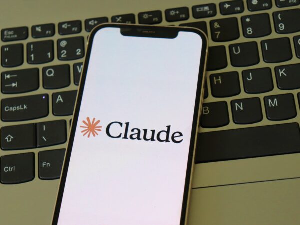Claude Code. Fot.: Blossom Stock Studio, Adobe Stock