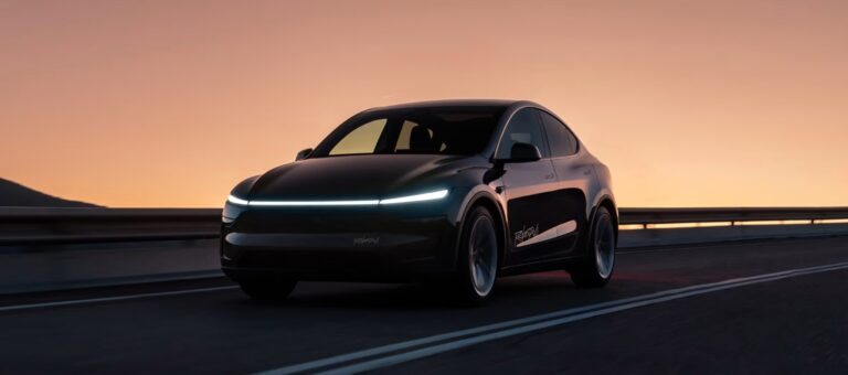 Elon Musk przejedzie się na robotaxi. Firma twierdzi, że jest OK, ale liczby i regulacje mówią co innego