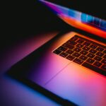 Nowe informacje na temat przyszłorocznych MacBooków. Dynamiczna wyspa, dotykowy OLED i odświeżony design?