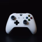 Xbox testuje cyfryzację gier z płyt. Nowa funkcja może ułatwić przejście na kolejną generację konsol
