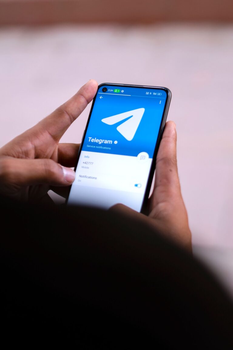 Rosyjskie władze stawiają nowe zarzuty założycielowi serwisu Telegram i umieszczają go na międzynarodowej liście osób poszukiwanych
