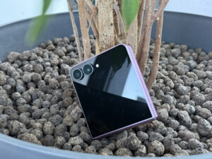 Jeśli miałbym kupić składany smartfon, to wybrałbym właśnie ten. Recenzja Samsung Galaxy Z Flip 8
