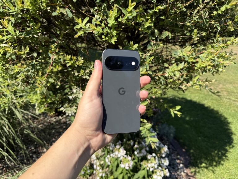 Rozpakowałem Pixela 11 i od razu wiem, że Google posłuchało narzekań na „10” – zobacz unboxing