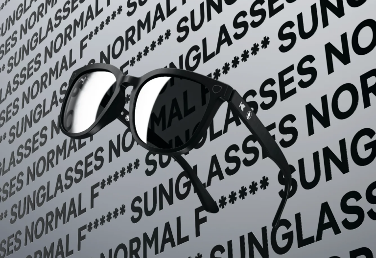 „Zrobiliśmy zwykłe, pie****one okulary przeciwsłoneczne”. DuckDuckGo kpi z inteligentnych okularów AI