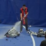 Olimpiada robotów: ogień, kraksy, androidy rozpadające się na części. World Humanoid Robot Games w Pekinie dostarcza mnóstwa wrażeń