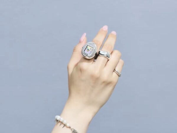 Tamagotchi Ring. Fot. Bandai / YouTube