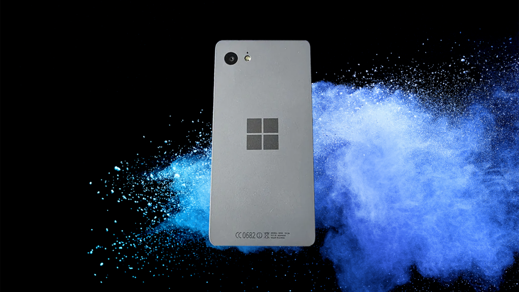 Tak mógł wyglądać smartfon Microsoftu. Tajemniczy prototyp Surface Phone sprzed lat na nowych zdjęciach
