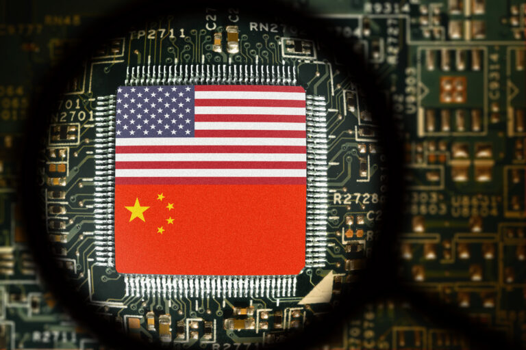 Amerykańskie sankcje mają skutek odwrotny do zamierzonego? Samsung i SK Hynix sięgają po chiński sprzęt do fabryk chipów
