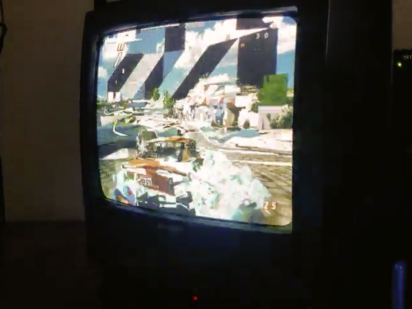 Fragment nagrania ukazujący awarię procesora graficznego PlayStation 2.