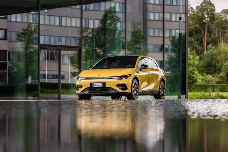 Leapmotor B05 debiutuje w Polsce. 218 KM, tylny napęd i do 482 km zasięgu za 106 900 zł