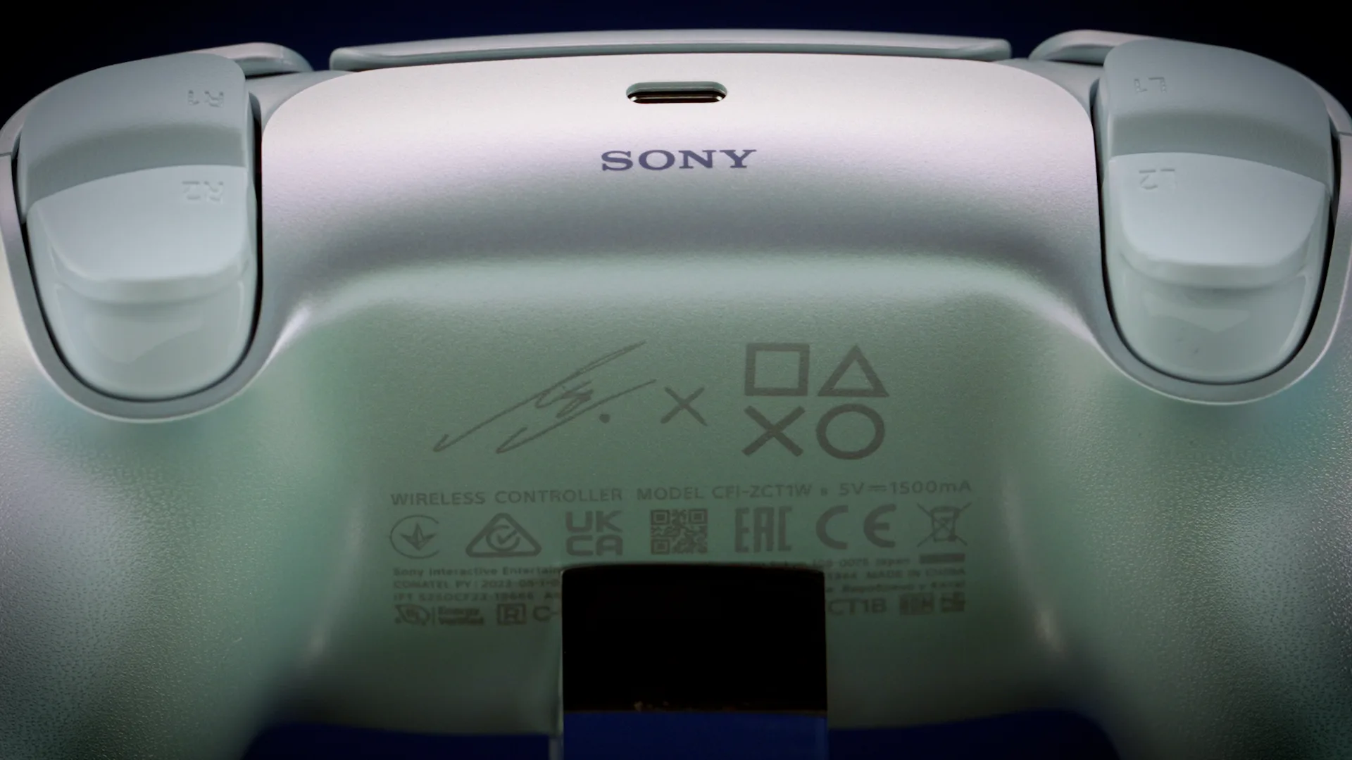 Sony PlayStation DualSense x Lisa