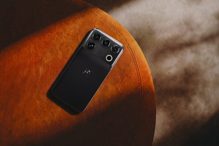Motorola signature 27 oficjalnie zapowiedziana. Ultraflagowiec ze Snapdragonem 8 Elite Extreme Gen 6 i aparatem 200 Mpx, a także partnerstwo z Bang & Olufsen