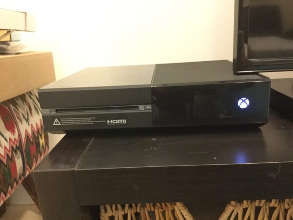 Czytnik płyt do Xbox Series S za 200 złotych? Sprawdzamy ceny – wystarczy stara konsola Xbox One!