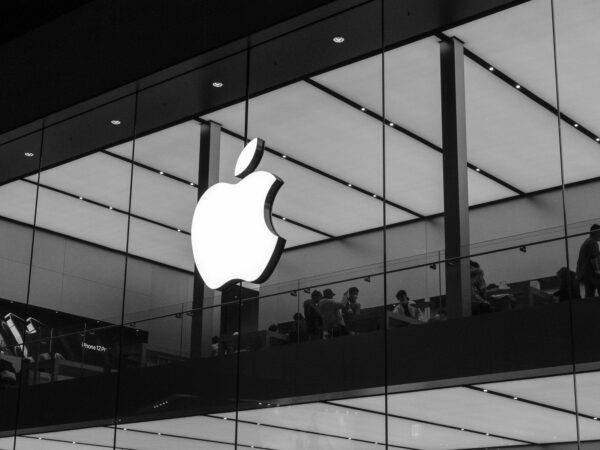 Produkcja składanego iPhone'a Ultra może ograniczać się do tylko kilkuset sztuk na dzień – dostępność nowego telefonu od Apple będzie mocno ograniczona