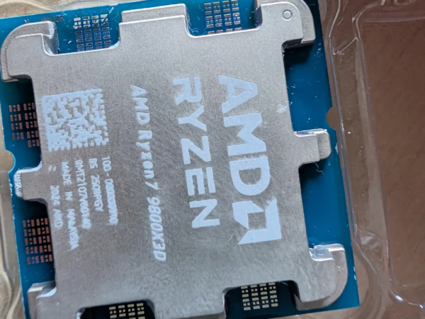 Klient sieci Walmart otrzymał podróbkę procesora Ryzen 7 9800X3D – firma odmawia przyjęcia reklamacji