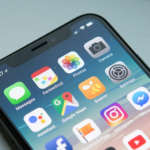Nakładasz folię na ekran swojego iPhone’a 18 Pro? Przyprawiasz szefa działu sprzętu Apple o „gęsią skórkę”