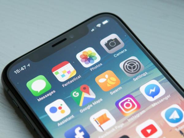 Nakładasz folię na ekran swojego iPhone'a? Przyprawiasz szefa działu sprzętu Apple o "gęsią skórkę"