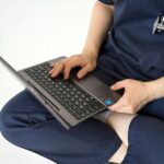 Od papierowej karty pacjenta do cyfrowego gabinetu. Z jakiego oprogramowania korzystają dziś fizjoterapeuci?