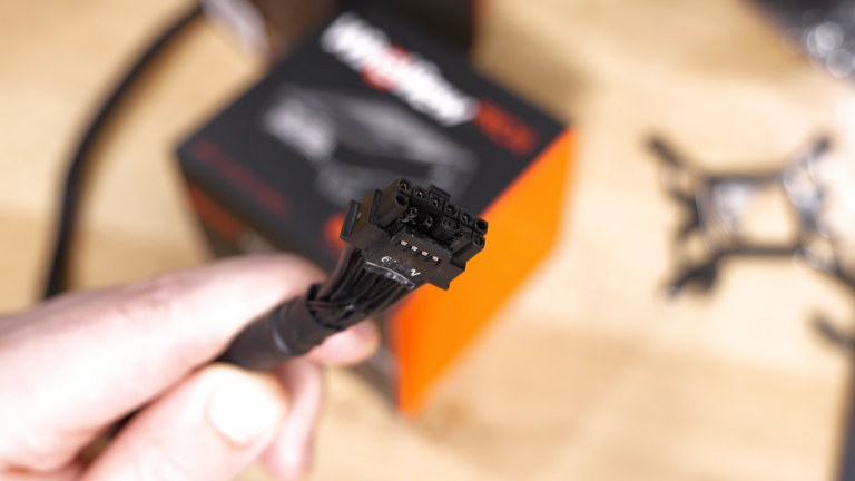 RTX 5090 znów staje w płomieniach i topi złącze zasilania – tym razem padło na Hardware Unboxed