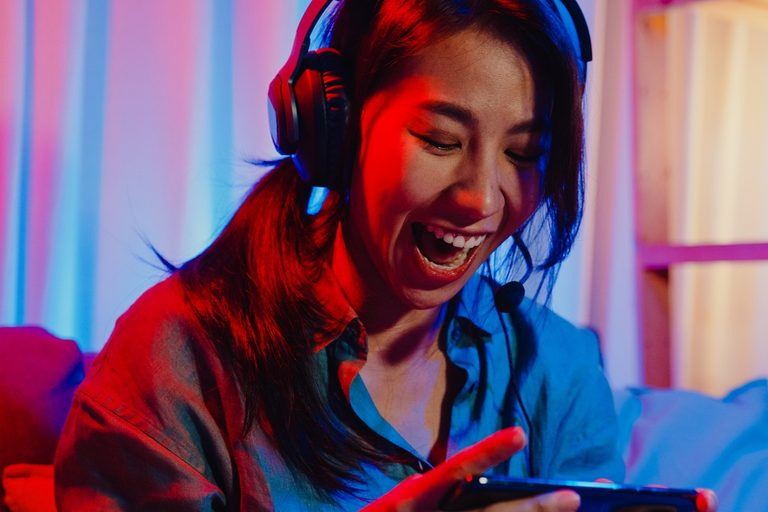 Gry na składanym telefonie – jak Galaxy Z Fold8 radzi sobie w mobilnym gamingu?