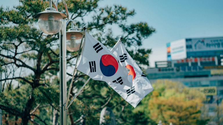 Nie tylko Unia Europejska – Korea Południowa nakłada prawie 50 mln dolarów grzywny na Google i Apple za nieuczciwe praktyki w kontekście aplikacji
