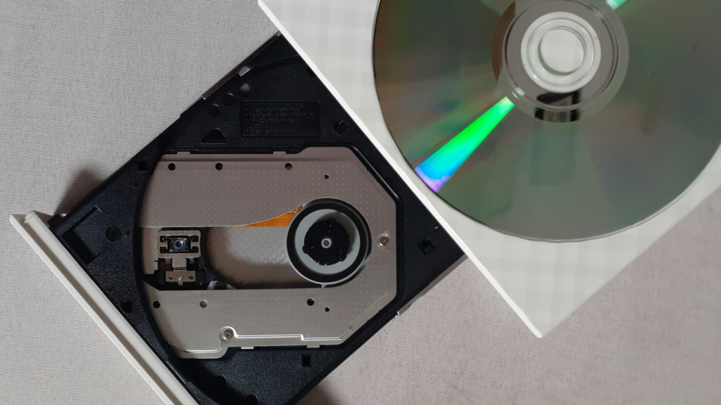 „Uważajcie na podrobione napędy Blu-ray!” – zwiększony popyt zachęca oszustów do maskowania starszych mechanizmów w obudowach z wyższej półki