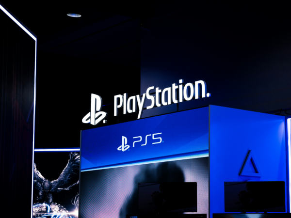 PlayStation 6 z autorskim systemem generowania klatek? Sony patentuje model AI, który ma wyeliminować największe wady obecnych technik