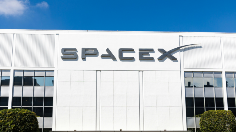 Starlink Mobile firmy SpaceX z problemami – Prezes T-Mobile odrzuca umowę dotyczącą korzystania z infrastruktury sieci